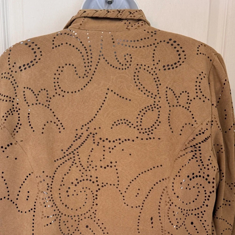 CHICOS SUEDE JACKET. SIZE M OPEN BLAZER LASER CUT & GROMMET BOHO WESTERN COWGIRL